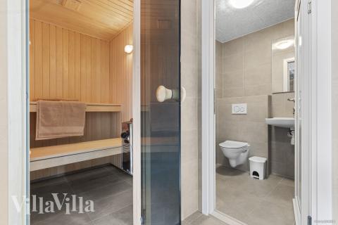 Nyt varmen i badstuen i luksushus nr. 810 til 18 personer