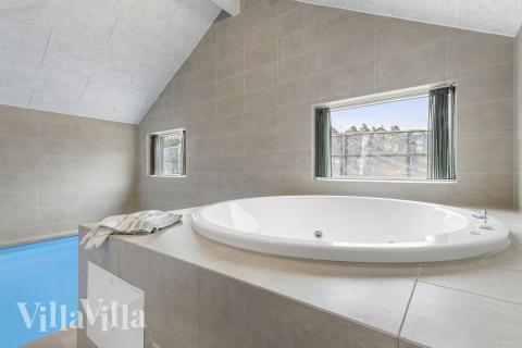 Nyt varmen i boblebadet i luksushus nr. 814 i Østjylland