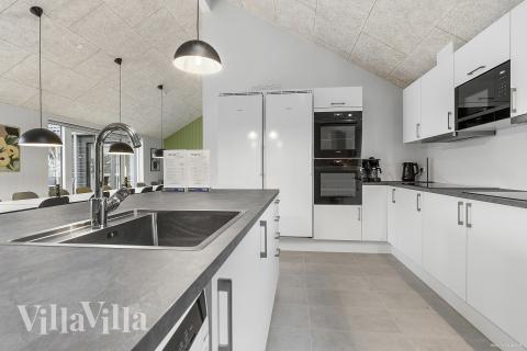 Kjøkkenet i luksushus nr. 814 er godt innrettet.