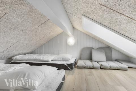 Noen av de 26 soveplassene i luksushus nr. 814 finnes på hems