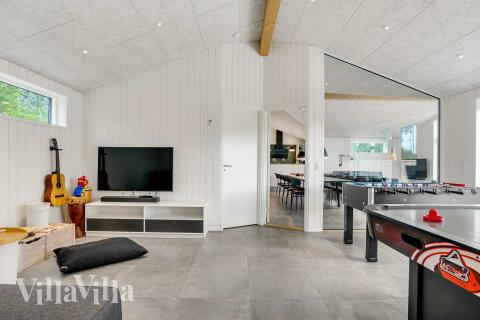 Luksushus nr. 944 til 10 personer tilbyr et stort aktivitetsrom med bl.a. biljard og dart