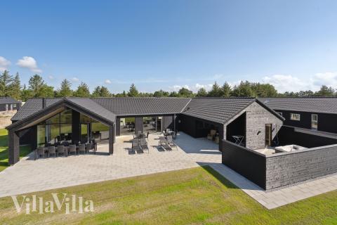 Dette lekre huset med svømmebasseng, nr. 771, med plass til 20 personer, ligger i Tyskland