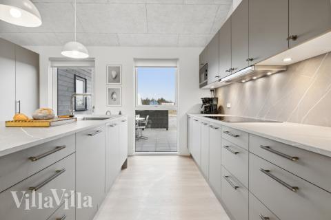 Kjøkkenet i luksushus nr. 778 er godt innrettet.