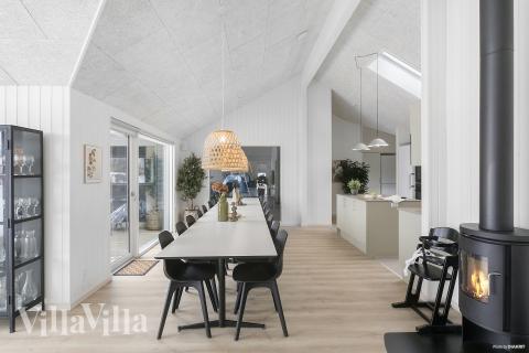 Oppholdsrom med plass til 18 i luksushus nr. 912.