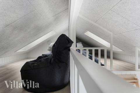 Noen av de 18 soveplassene i luksushus nr. 912 finnes på hems