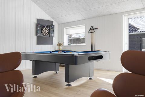 Luksushus nr. 816 til 20 personer tilbyr et stort aktivitetsrom med bl.a. biljard og dart