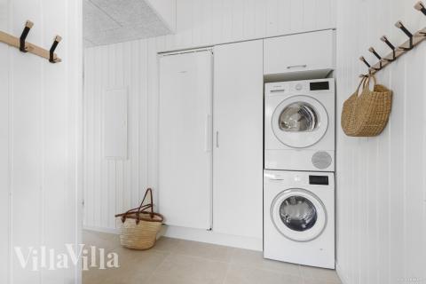 Det romslige inngangspartiet til luksushus nr. 816 i Østjylland