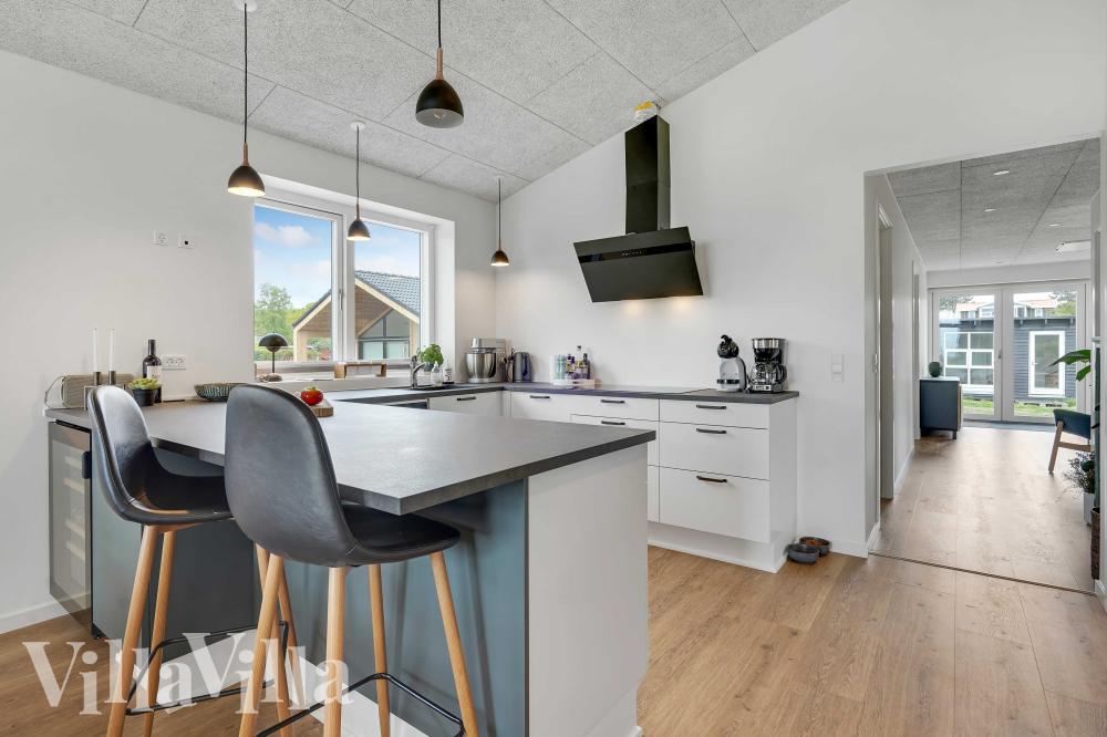 Kjøkkenet i luksushus nr. 950 i Fyn og øyer er godt innrettet.