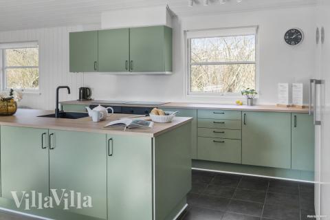 Kjøkkenet i luksushus nr. 251 er fullt utstyrt så dere lett kan lage mat til 20 personer.