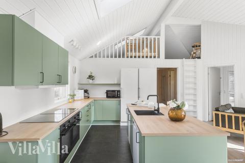 Kjøkkenet i luksushus nr. 251 er godt innrettet.