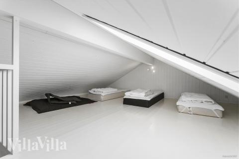 Noen av de 20 soveplassene i luksushus nr. 251 finnes på hems