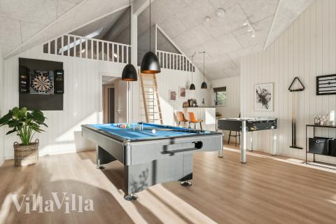 I tillegg til alle aktivitetsmulighetene i husets bassengavdeling, kan du også spille biljard, bordtennis og dart i luksushus nr. 773