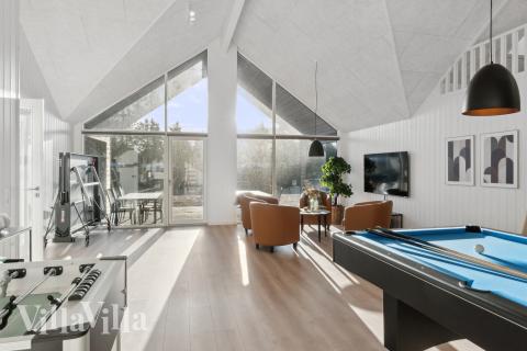 Luksushus nr. 773 til 24 personer tilbyr et stort aktivitetsrom med bl.a. biljard og dart