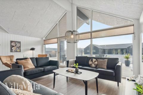 Luksushus nr. 779 til 26 personer tilbyr et stort aktivitetsrom med bl.a. biljard og dart