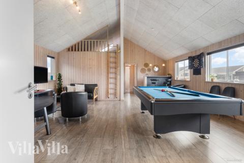 Aktivitetsrom i luksushus nr. 322 med 7 soverom og plass til 18 personer.