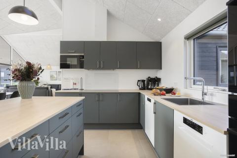 Kjøkkenet i luksushus nr. 907 er fullt utstyrt så dere lett kan lage mat til 18 personer.