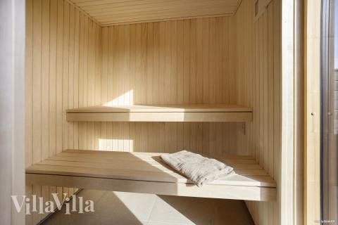 Nyt varmen i badstuen i luksushus nr. 907 til 18 personer