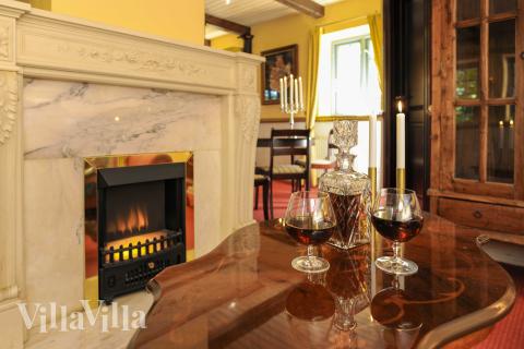 Oppholdsrom med plass til 18 i luksushus nr. 951.