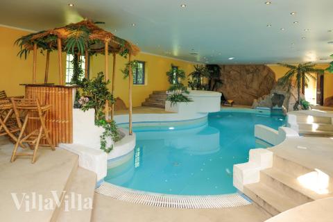 Ta en dukkert i bassenget i luksushus nr. 951 i Fyn og øyer.