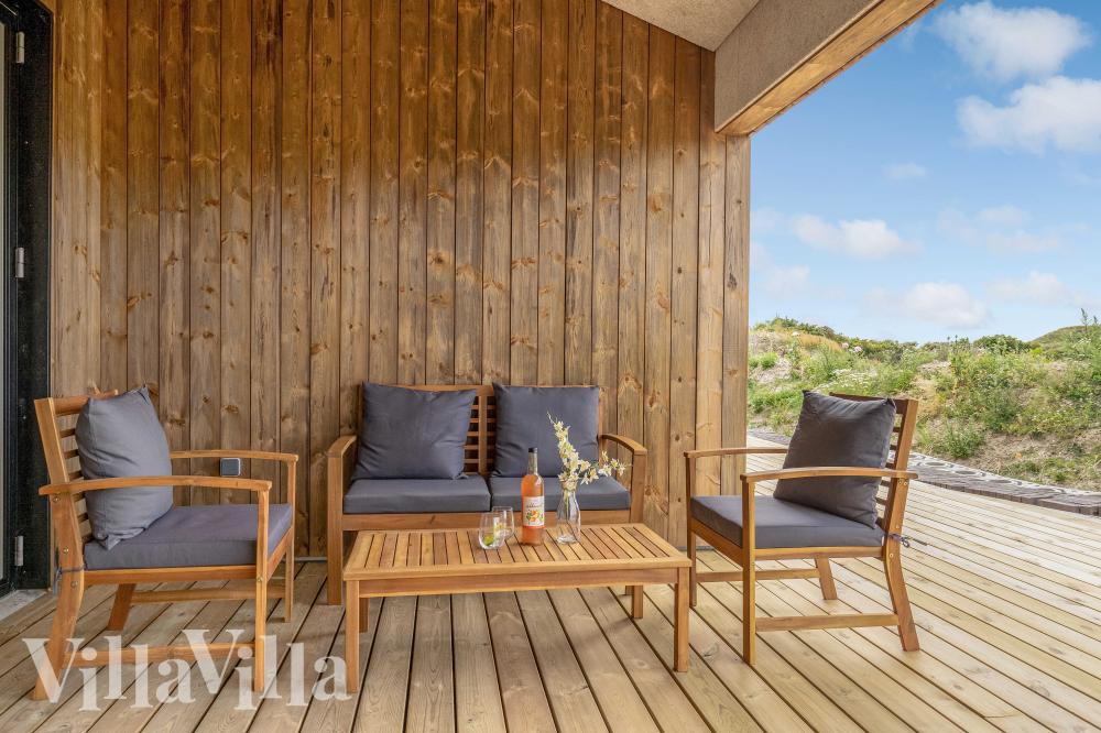 Luksushus nr. 945 har en deilig terrasse med gode hagemøbler til 12 personer.