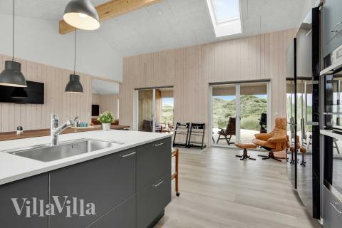 Kjøkkenet i luksushus nr. 945 er godt innrettet.