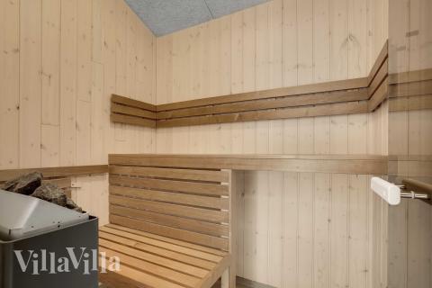 Nyt varmen i badstuen i luksushus nr. 945 til 12 personer