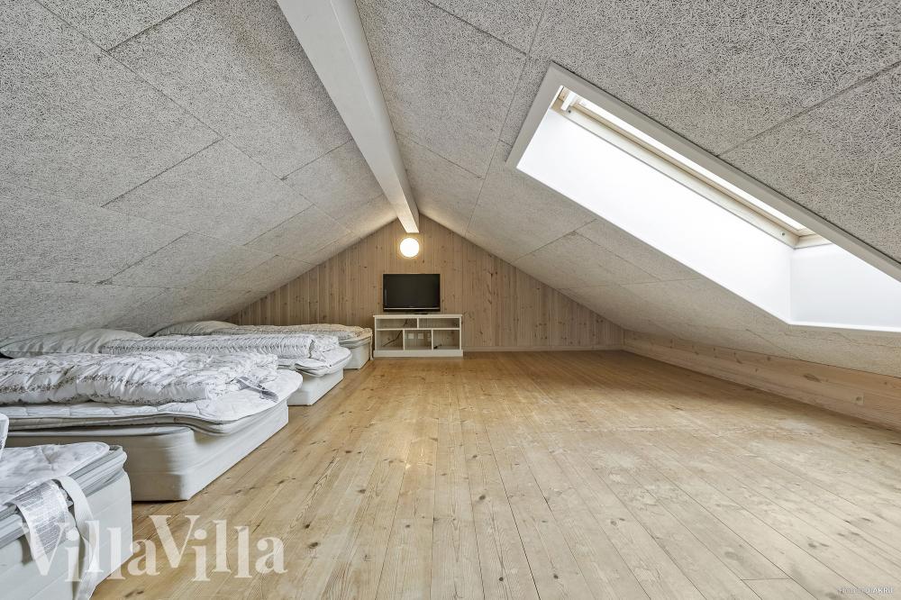 Noen av de 16 soveplassene i luksushus nr. 286 finnes på hems