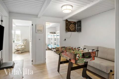 I tillegg til alle aktivitetsmulighetene i husets bassengavdeling, kan du også spille biljard, bordtennis og dart i luksushus nr. 953