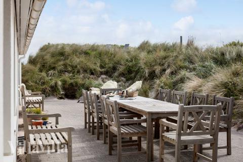 Luksushus nr. 953 har en deilig terrasse med gode hagemøbler til 14 personer.