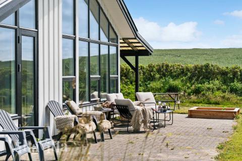Luksushus nr. 954 har en deilig terrasse med gode hagemøbler til 8 personer.