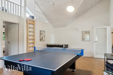 Luksushus nr. 904 til 14 personer tilbyr et stort aktivitetsrom med bl.a. biljard og dart