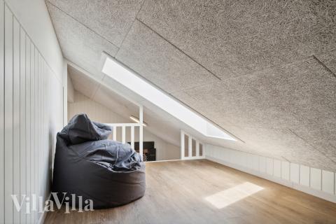 Noen av de 14 soveplassene i luksushus nr. 904 finnes på hems