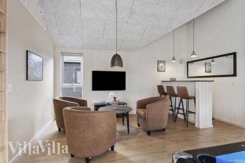 Luksushus nr. 916 til 18 personer tilbyr et stort aktivitetsrom med bl.a. biljard og dart