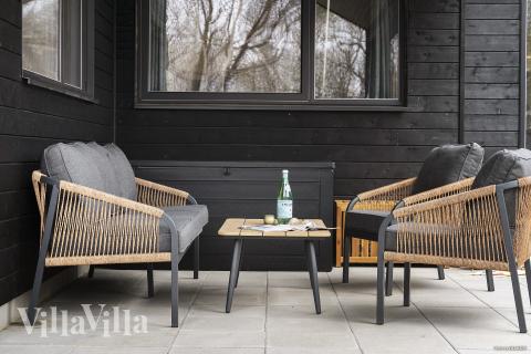 Luksushus nr. 918 har en deilig terrasse med gode hagemøbler til 18 personer.