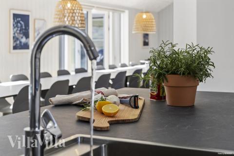 Kjøkkenet i luksushus nr. 822 er godt innrettet.