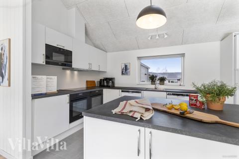 Kjøkkenet i luksushus nr. 824 er fullt utstyrt så dere lett kan lage mat til 20 personer.