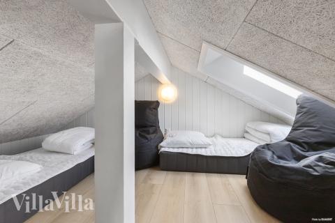 Noen av de 20 soveplassene i luksushus nr. 824 finnes på hems