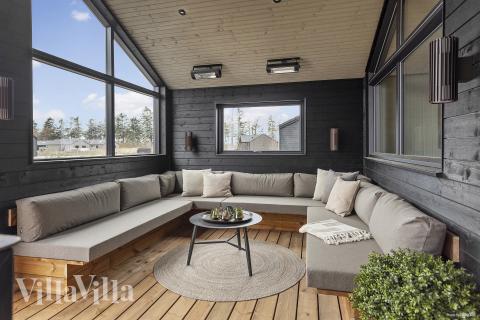 Luksushus nr. 919 har en deilig terrasse med gode hagemøbler til 12 personer.