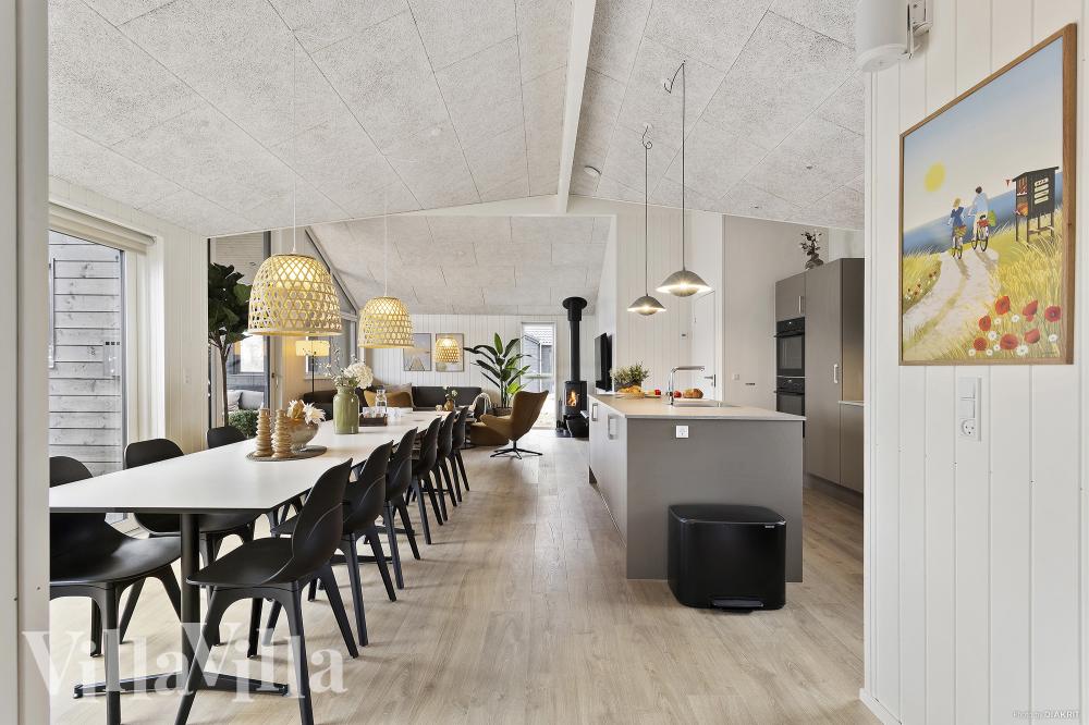 Oppholdsrom med plass til 12 i luksushus nr. 919.