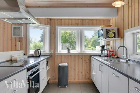 Kjøkkenet i luksushus nr. 963 er fullt utstyrt så dere lett kan lage mat til 10 personer.