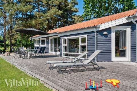 På terrassen i feriehus nr. 963 er det plass til 10 personer.
