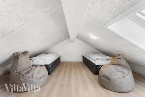 Noen av de 20 soveplassene i luksushus nr. 917 finnes på hems