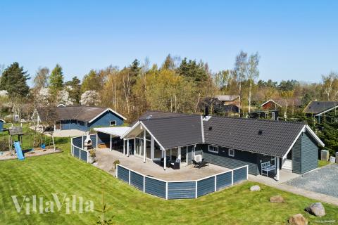 Dette lekre huset med spa, nr. 956, med plass til 12 personer, ligger i Lolland/Falster/Møn
