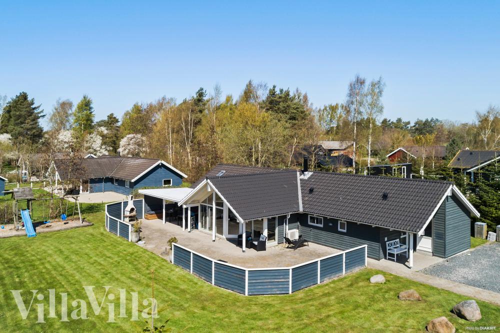 Dette lekre huset med spa, nr. 956, med plass til 12 personer, ligger i Lolland/Falster/Møn
