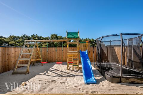 I tillegg til alle aktivitetsmulighetene i husets bassengavdeling, tilbyr også luksushus nr. 332 mengder av utendørsaktiviteter