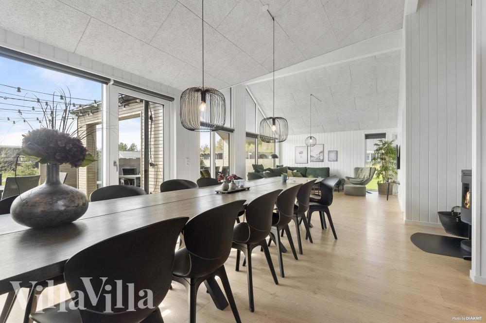 Oppholdsrom med plass til 16 i luksushus nr. 560.