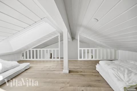 Noen av de 10 soveplassene i luksushus nr. 935 finnes på hems
