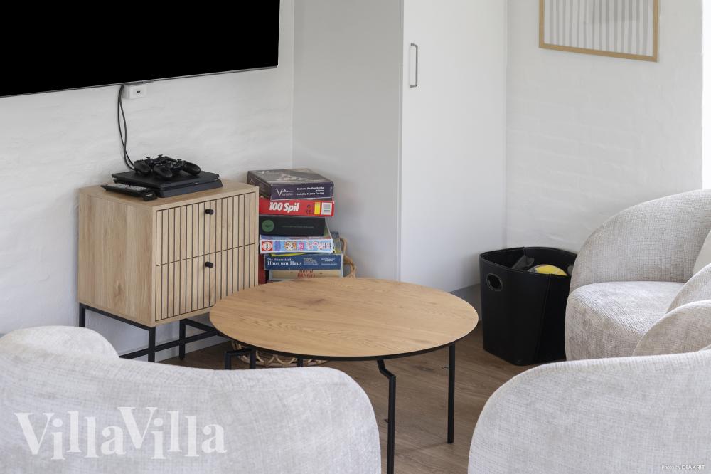 Luksushus nr. 557 til 14 personer tilbyr et stort aktivitetsrom med bl.a. biljard og dart