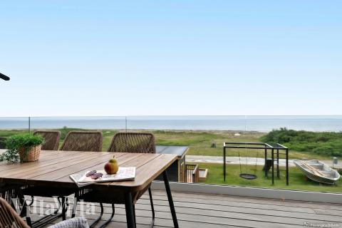 Stor terrasse i luksushus nr. 606 i Østjylland.