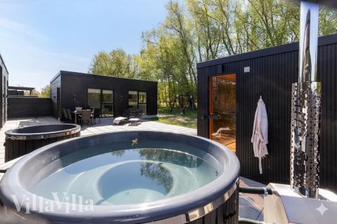 Nyt varmen i boblebadet i luksushus nr. 979 i Østjylland
